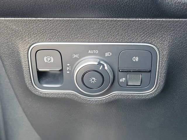 Used 2022 Mercedes-Benz GLB 35 AMG 4MATIC image 26
