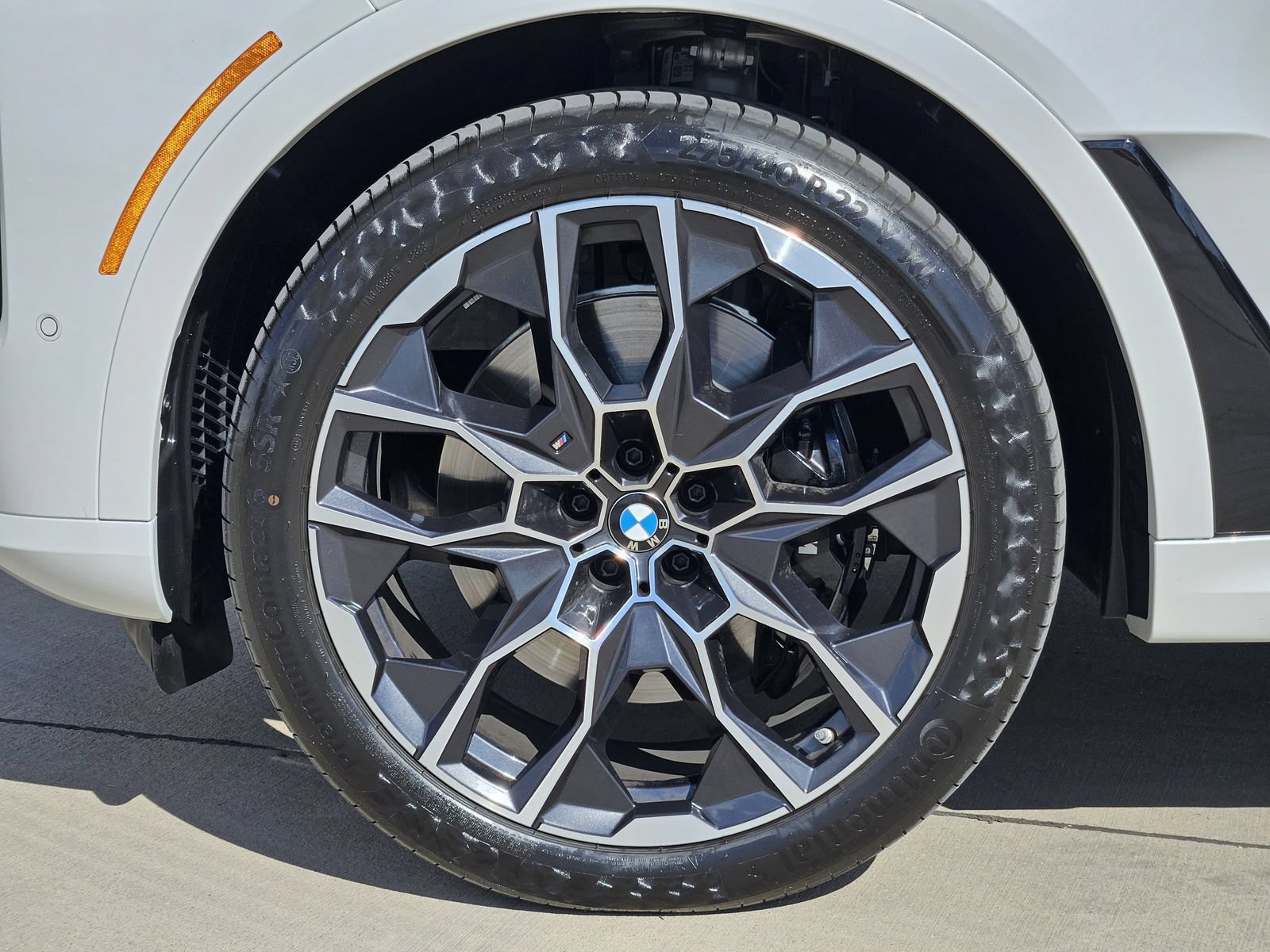 Used 2027 BMW X7 xDrive40i w/ M Sport Package AWD/4WD image 12