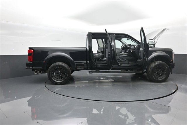 New 2026 Ford F250 Lariat w/ Black Appearance Package image 38