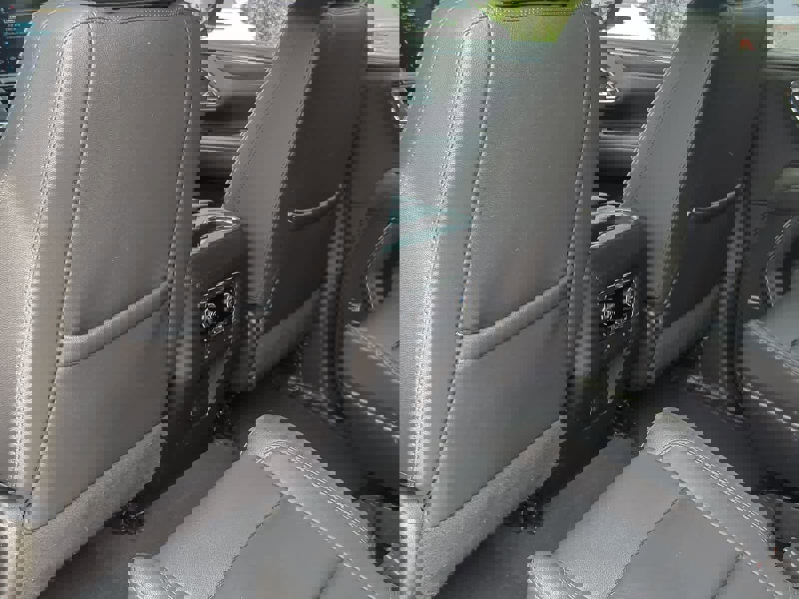 Used 2024 Chevrolet Suburban LT w/ LT Signature Package AWD/4WD image 18