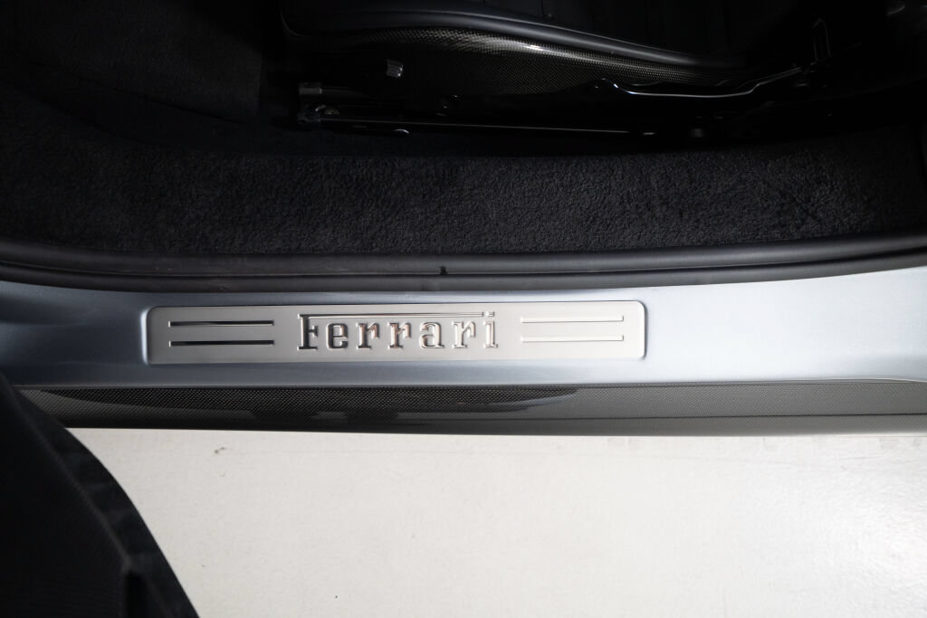 Used 2024 Ferrari 296 GTB RWD image 32