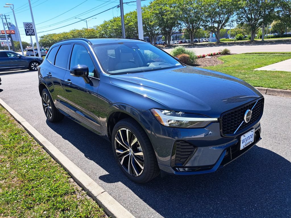 Used 2024 Volvo XC60 B5 Plus w/ Climate Package AWD/4WD image 4