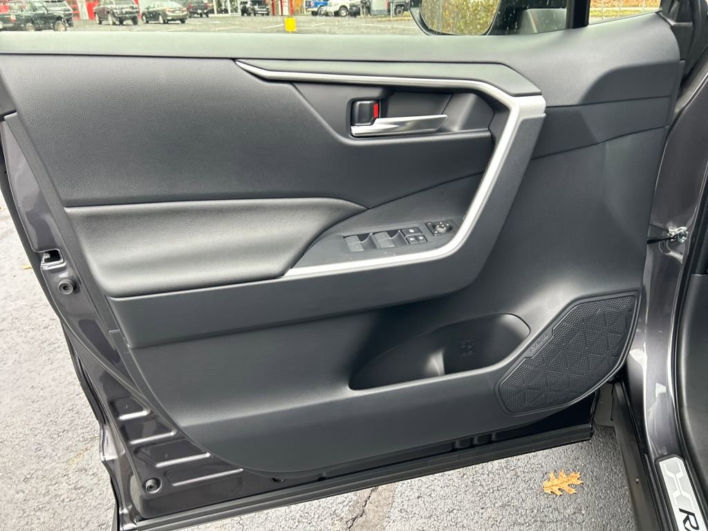 New 2025 Toyota RAV4 XLE image 18