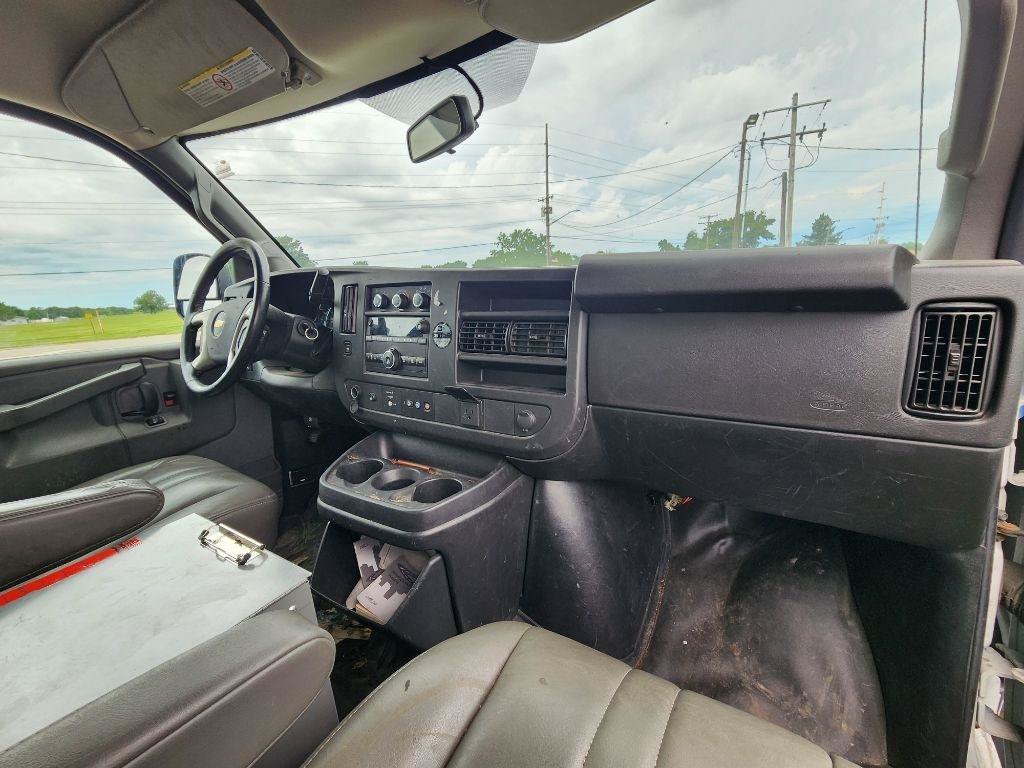 Used 2019 Chevrolet Express 2500 w/ Driver Convenience Package RWD image 14