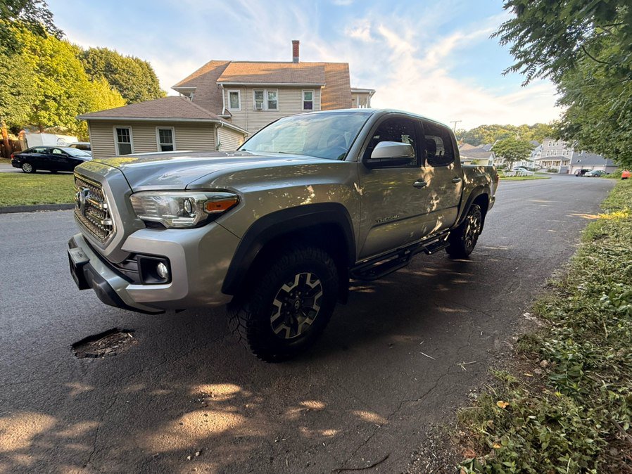 Used 2017 Toyota Tacoma TRD Off-Road w/ Tow Package AWD/4WD image 21