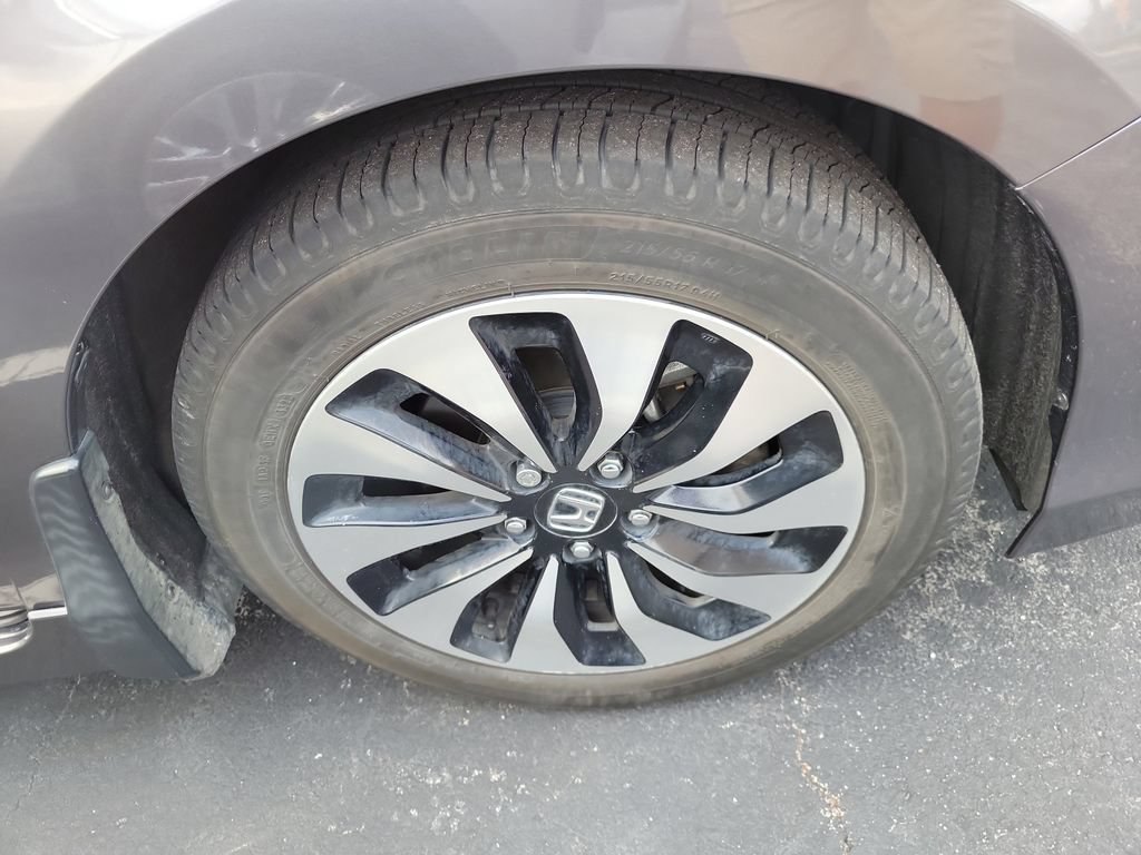 Used 2017 Honda Accord Touring image 9