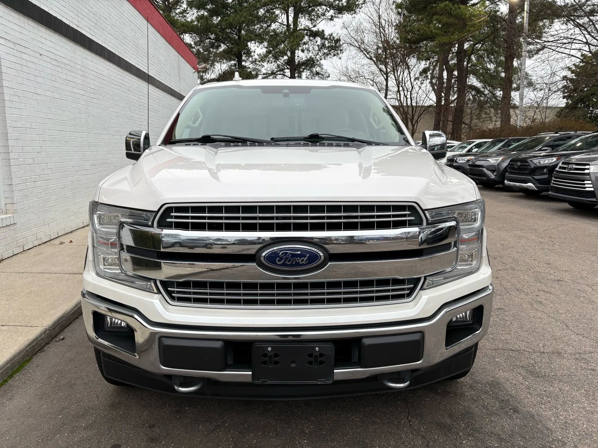 Used 2018 Ford F150 Lariat w/ Equipment Group 502A Luxury image 3