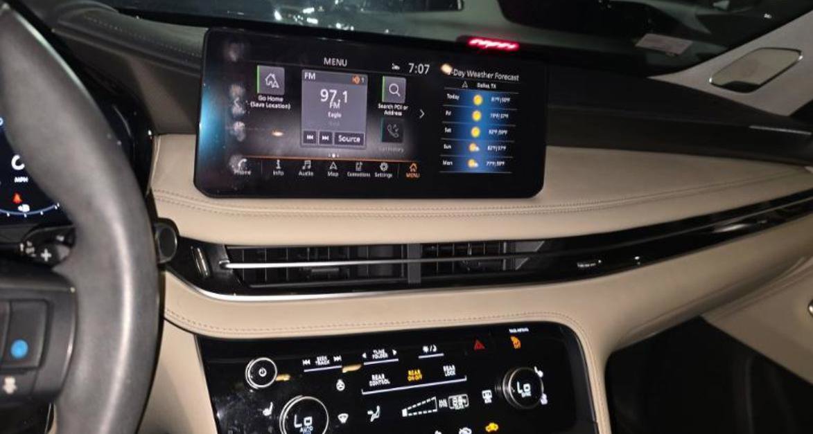 Certified 2023 INFINITI QX60 Luxe w/ Vision Package image 12