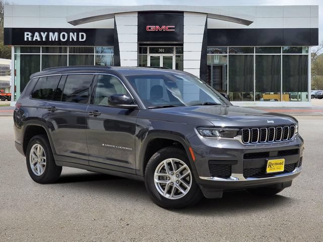 Used 2025 Jeep Grand Cherokee L Laredo RWD image 1