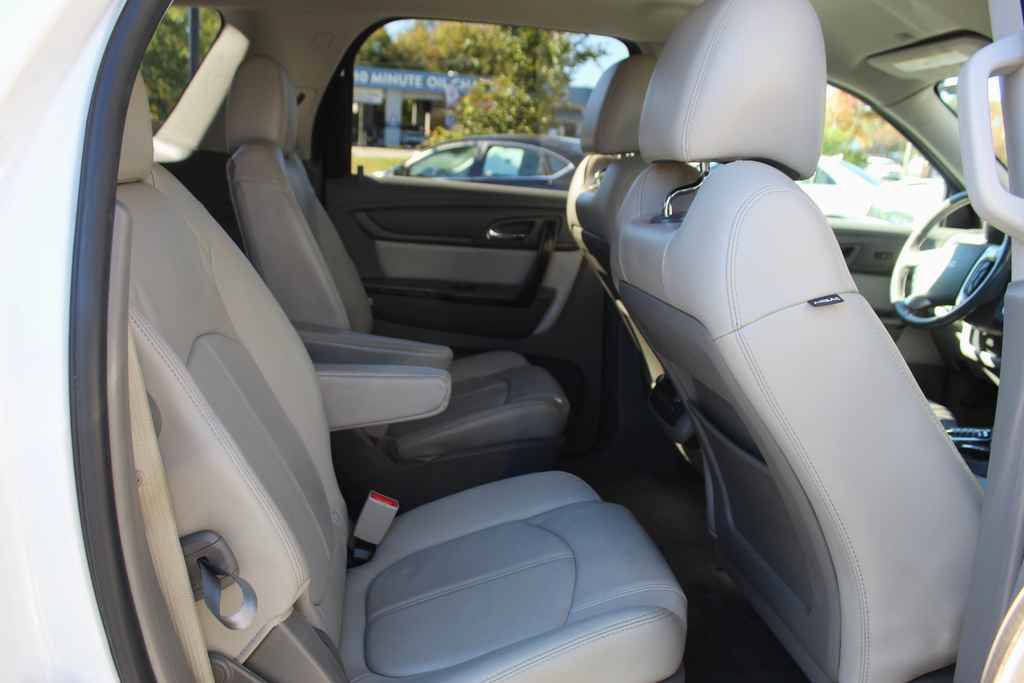 Used 2017 GMC Acadia Limited SLT AWD/4WD image 30