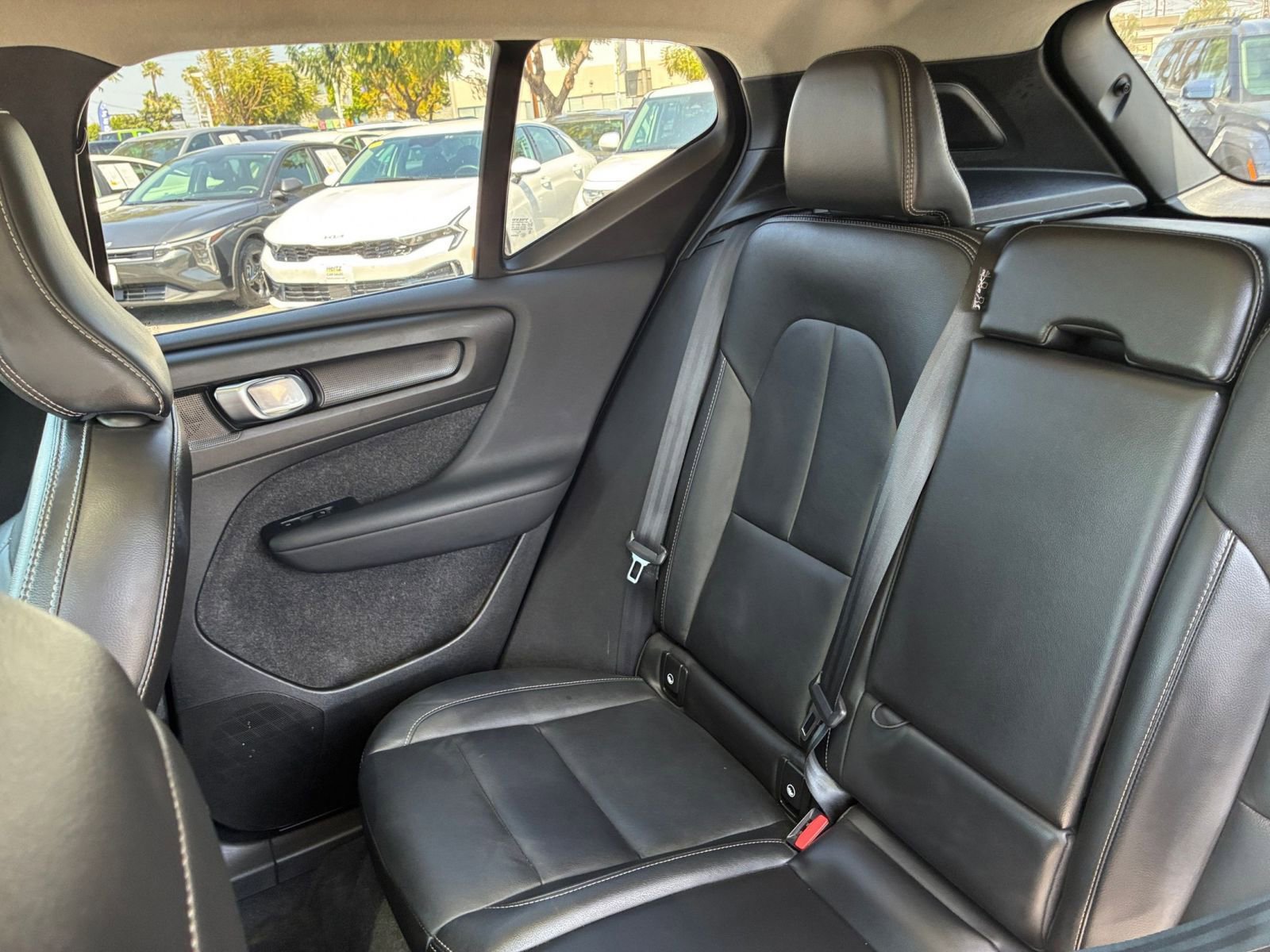 Used 2024 Volvo XC40 B5 Core image 42