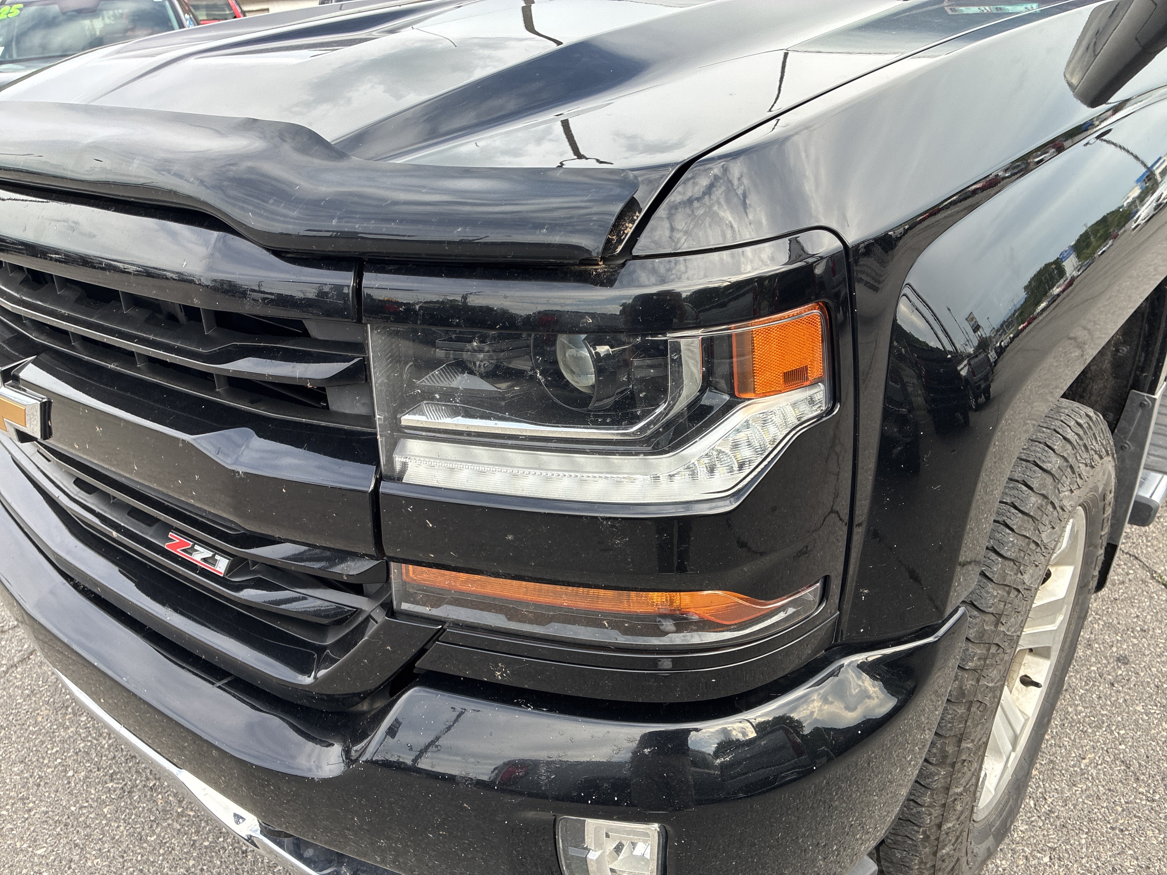 Used 2018 Chevrolet Silverado 1500 LT w/ All Star Edition AWD/4WD image 10