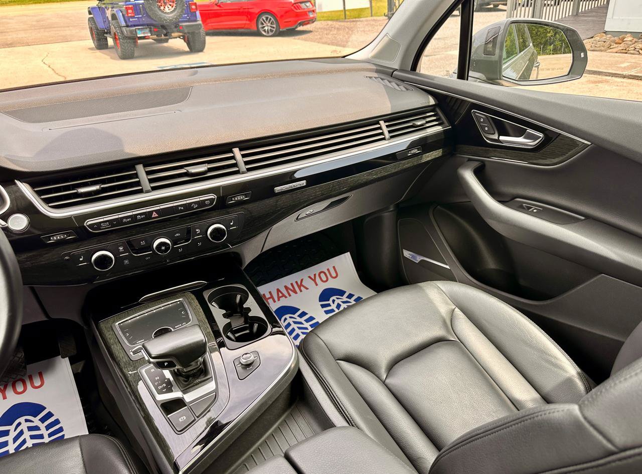 Used 2018 Audi Q7 3.0T Premium Plus w/ Premium Plus Package AWD/4WD image 23
