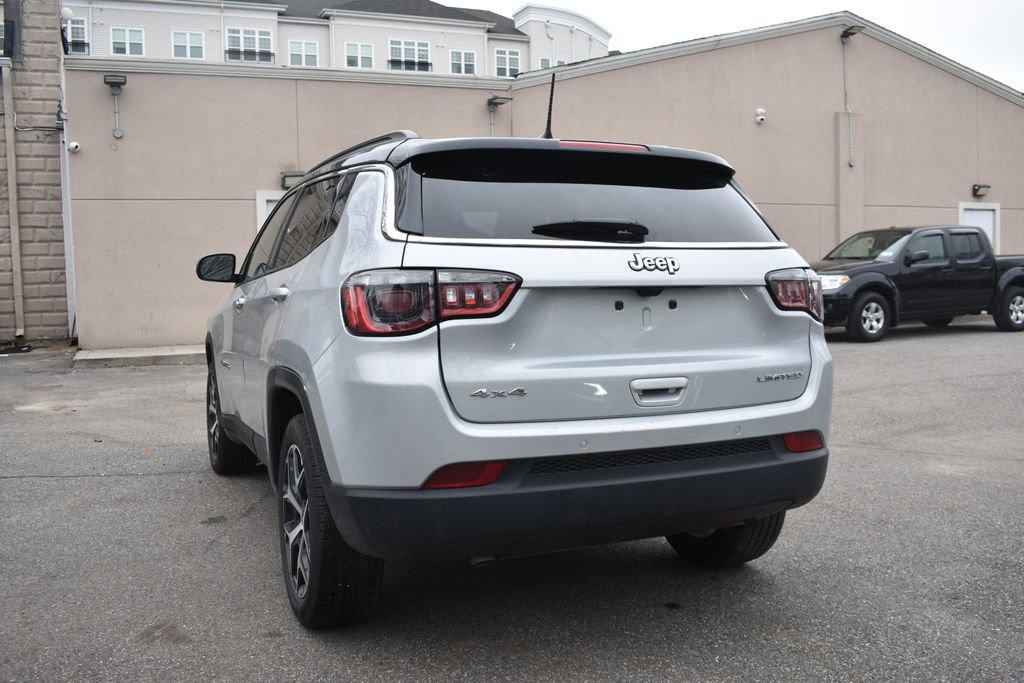 Used 2025 Jeep Compass Limited image 7