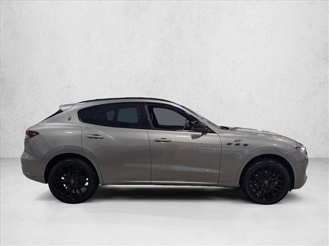 Used 2022 Maserati Levante GT AWD/4WD image 4