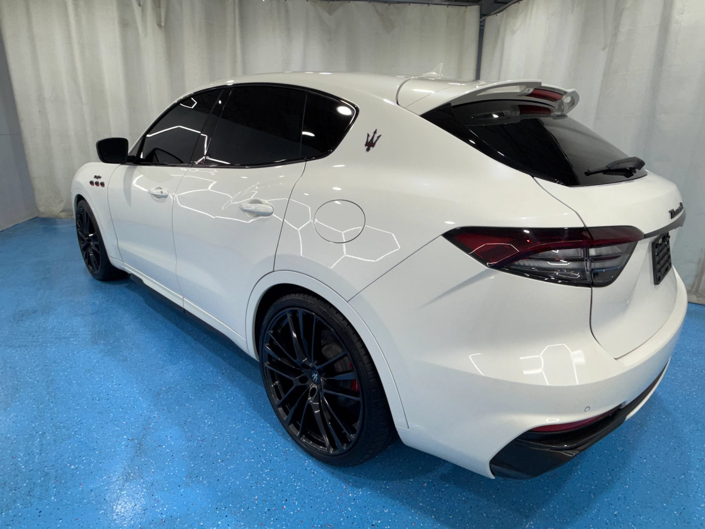 Used 2021 Maserati Levante Trofeo AWD/4WD image 8