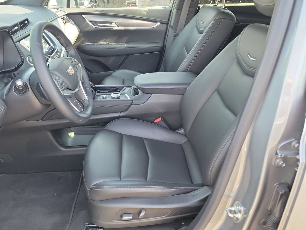 Certified 2024 Cadillac XT5 Luxury FWD image 17
