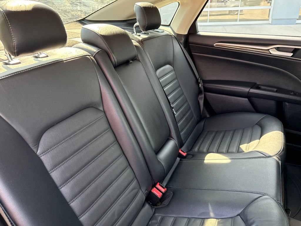 Used 2018 Ford Fusion SE w/ Fusion SE Technology Package FWD image 43
