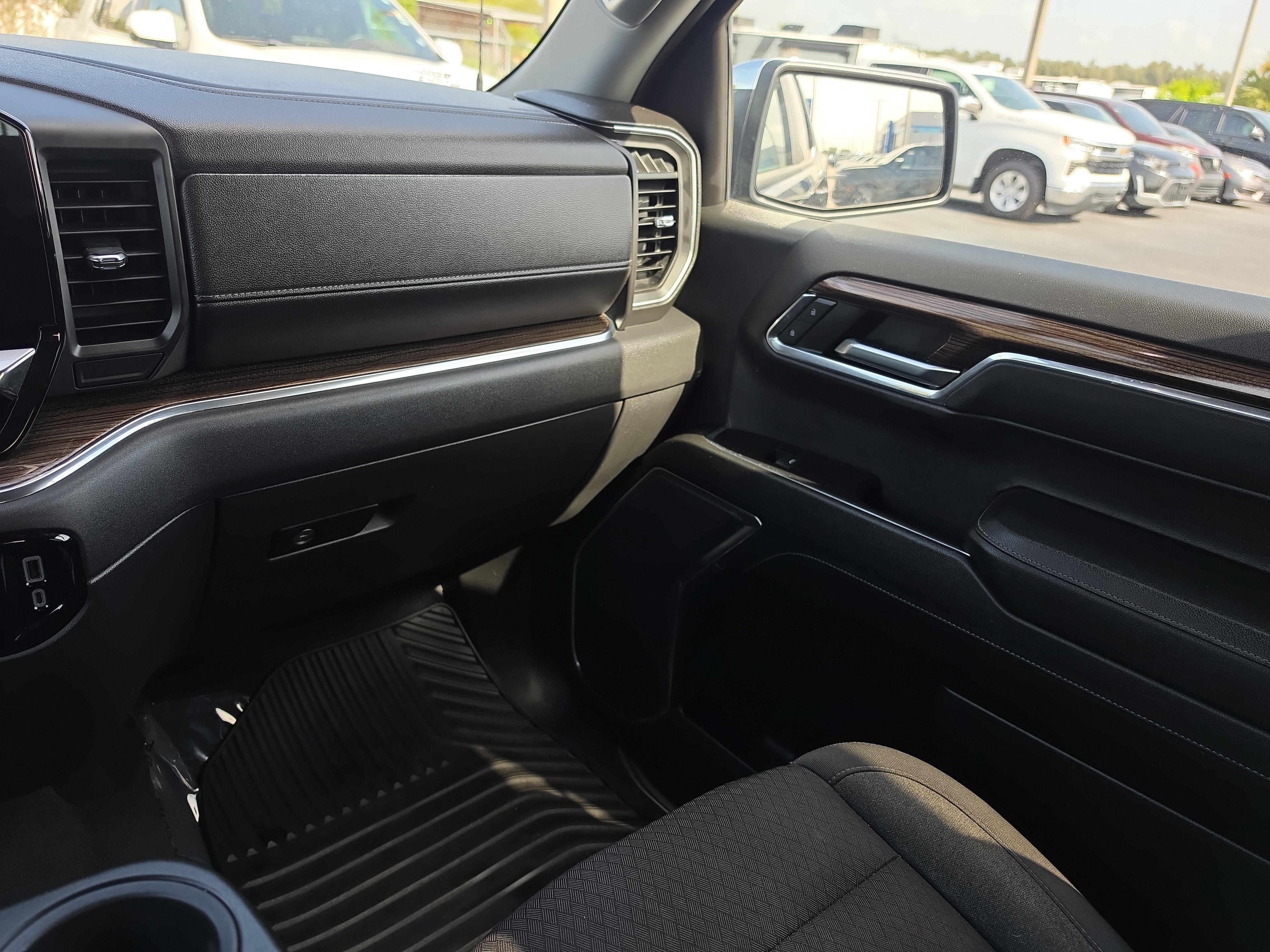 Certified 2023 Chevrolet Silverado 1500 LT AWD/4WD image 10