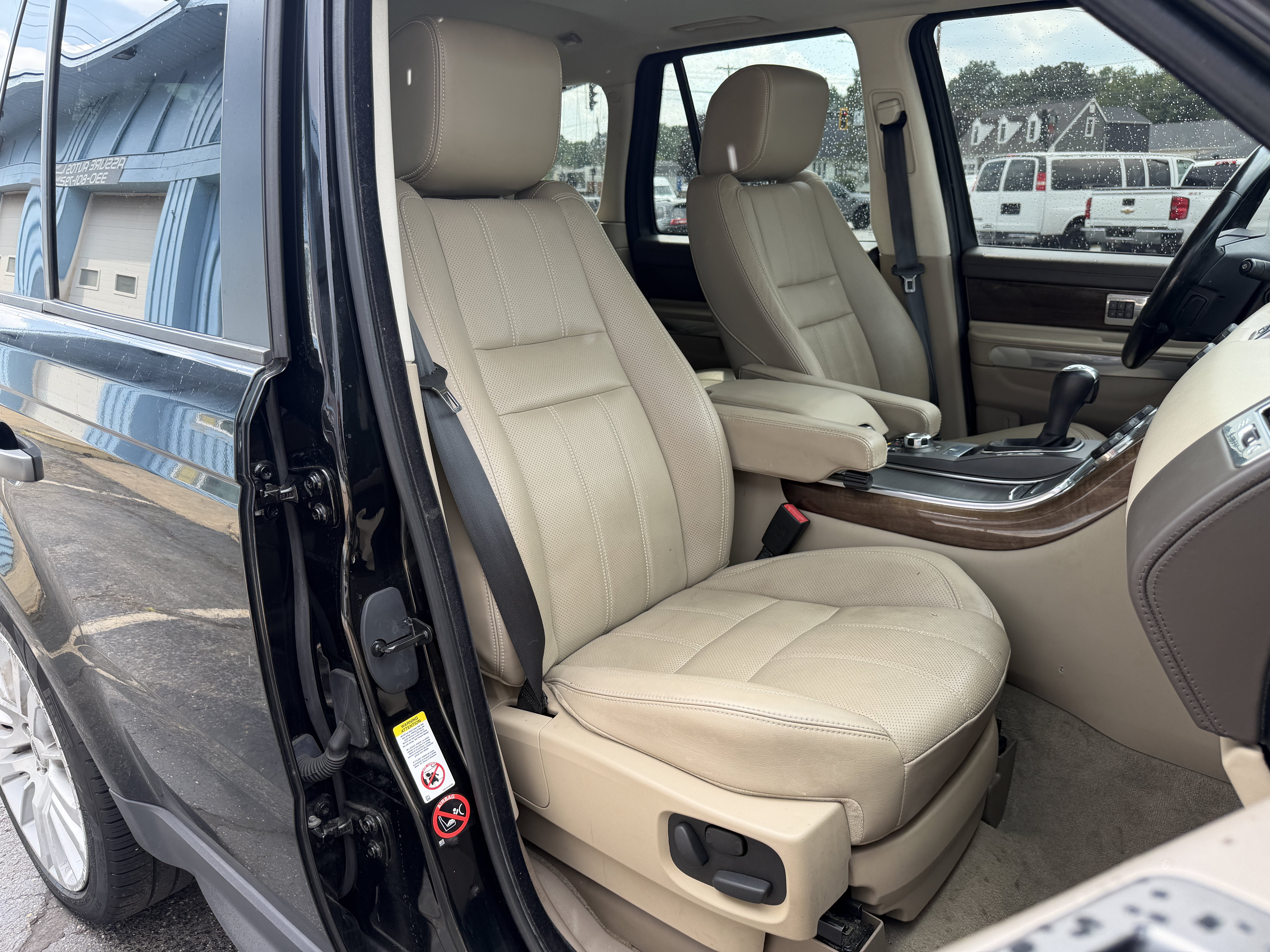Used 2011 Land Rover Range Rover Sport HSE LUX AWD/4WD image 14