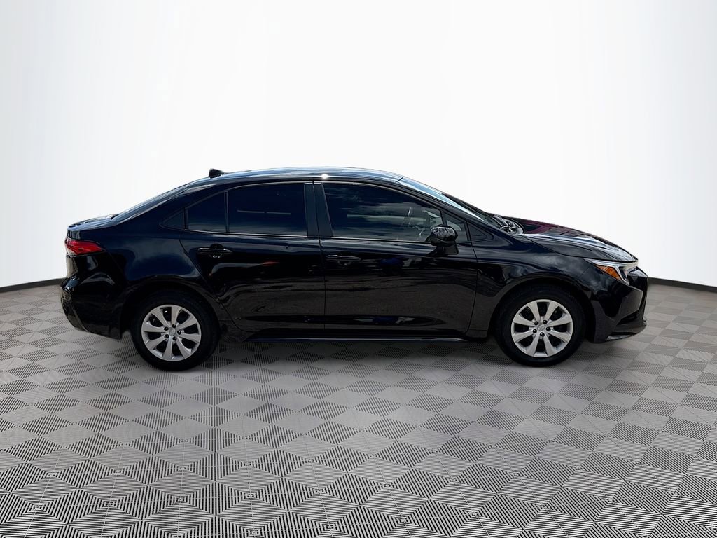 Used 2024 Toyota Corolla LE FWD image 5