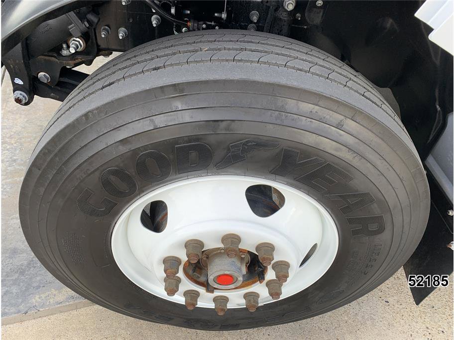 Used 2022 Ford F750 2WD Regular Cab Super Duty image 19