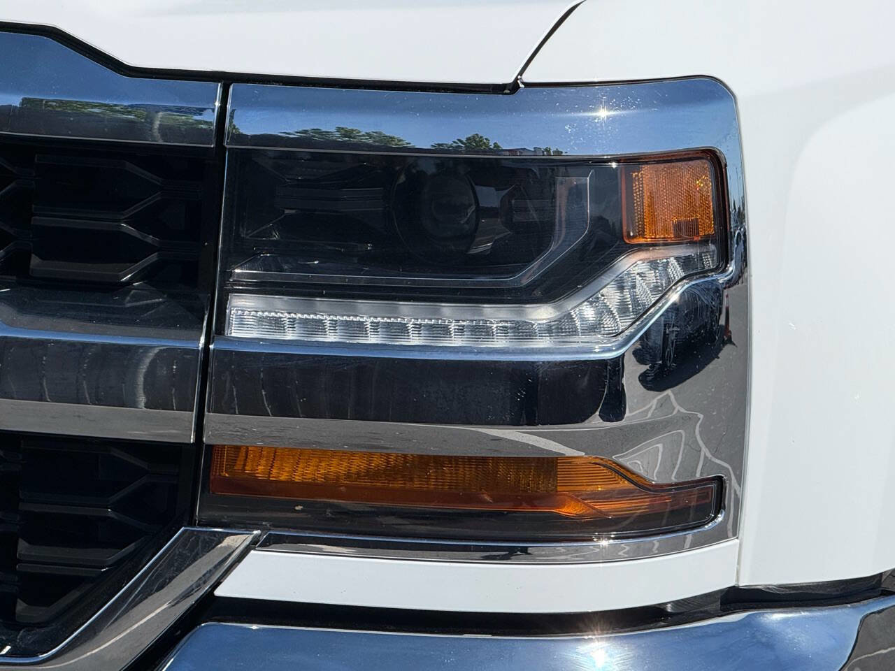 Used 2018 Chevrolet Silverado 1500 LT w/ LT Eassist Package image 24