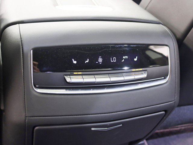 Used 2025 Cadillac Escalade Sport Platinum w/ LPO, ONYX Package AWD/4WD image 34