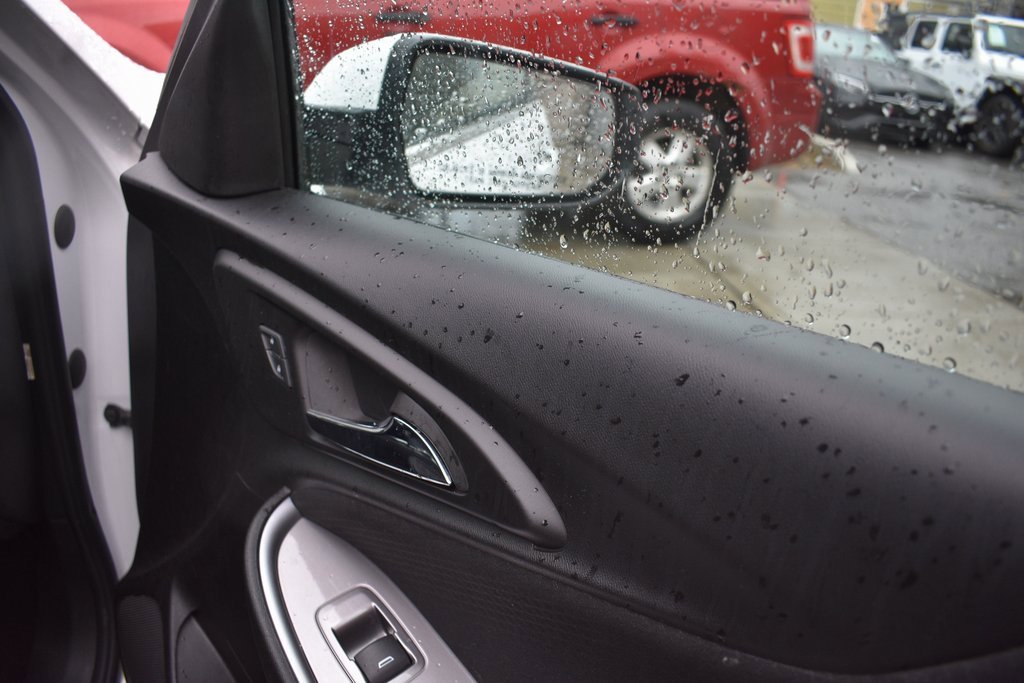 Used 2024 Chevrolet Malibu LT image 23