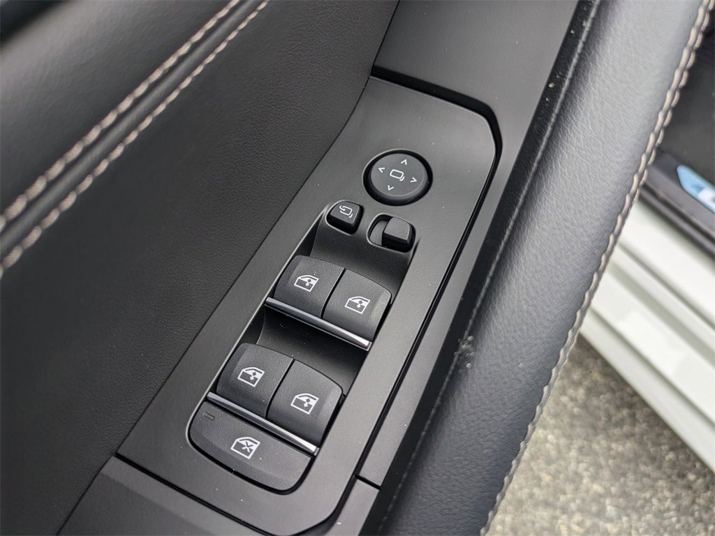 New 2026 BMW X6 xDrive40i image 12