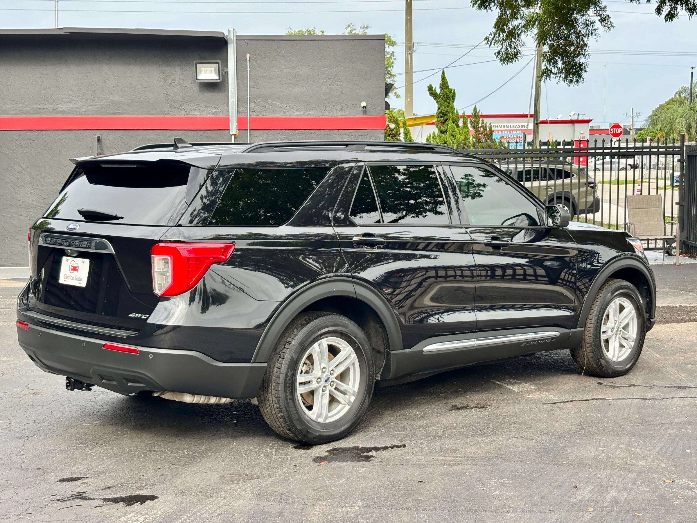 Used 2024 Ford Explorer XLT AWD/4WD image 6