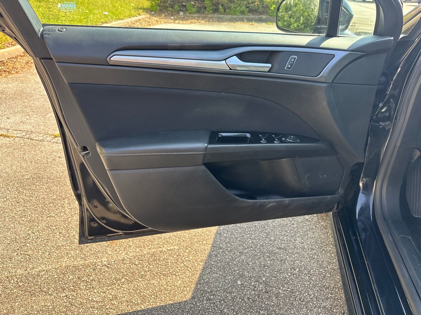 Used 2017 Ford Fusion SE image 10