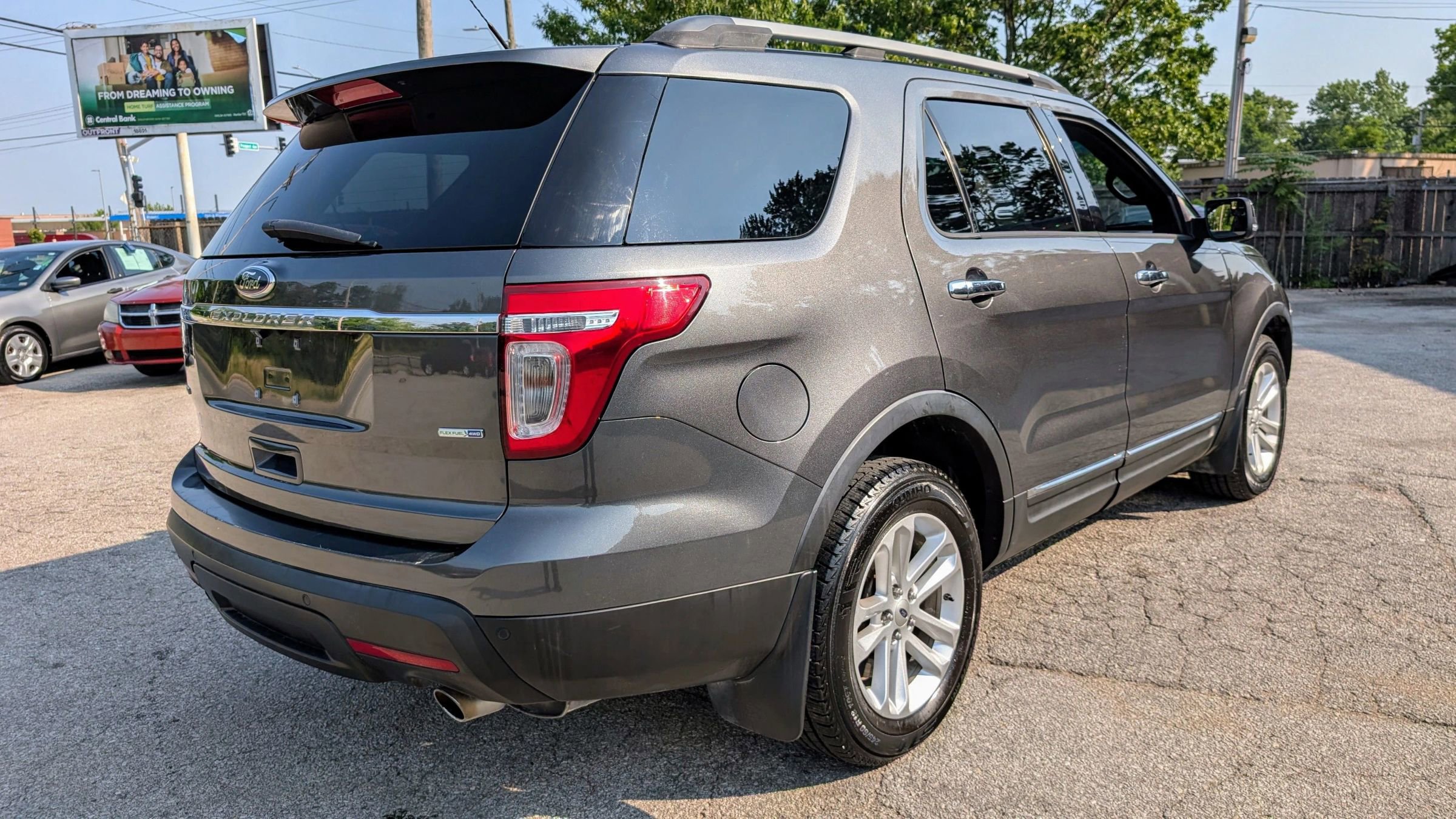 Used 2015 Ford Explorer XLT w/ Equipment Group 202A image 7