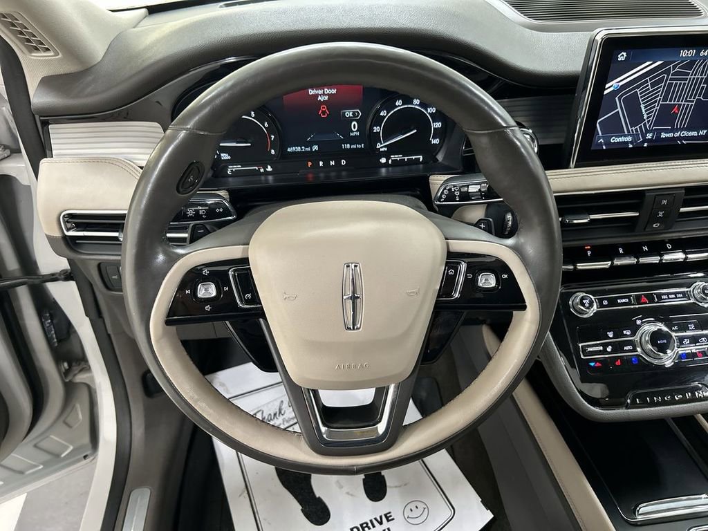 Used 2022 Lincoln Corsair Standard w/ Premium Package image 4