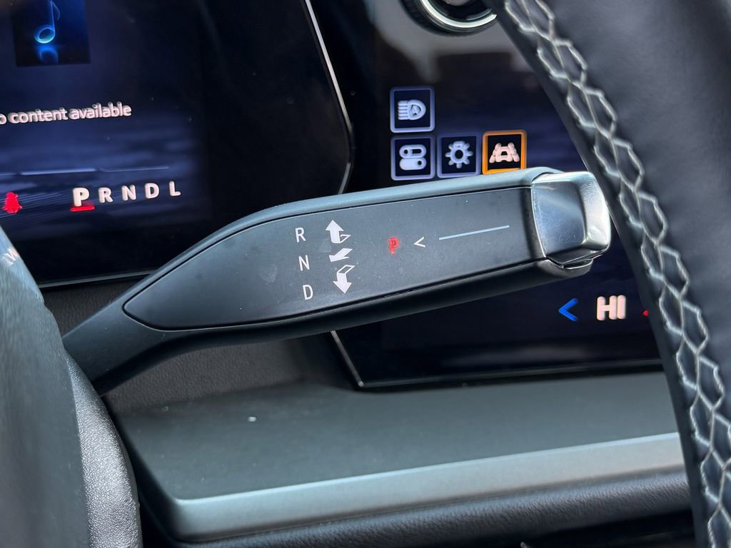 Used 2024 Chevrolet Traverse LT image 28