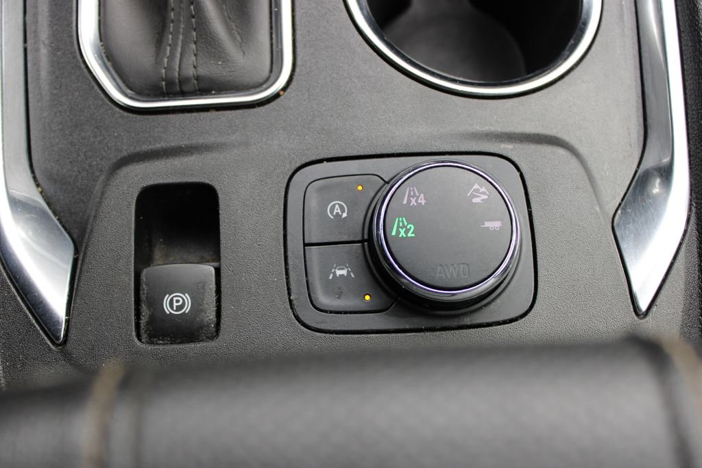 Used 2023 Chevrolet Traverse Premier image 46