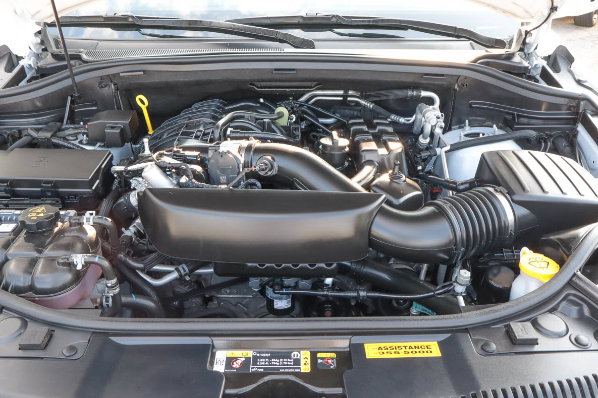 Used 2025 Dodge Durango GT w/ Blacktop Package RWD image 17