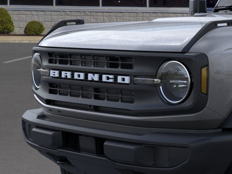 New 2025 Ford Bronco Base image 19