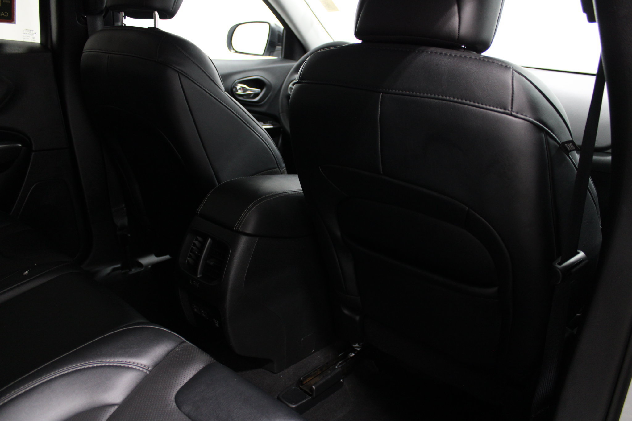 Used 2022 Jeep Cherokee Latitude Lux AWD/4WD image 22