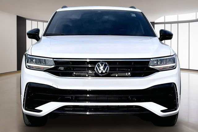 Used 2024 Volkswagen Tiguan SE R-Line AWD/4WD image 2