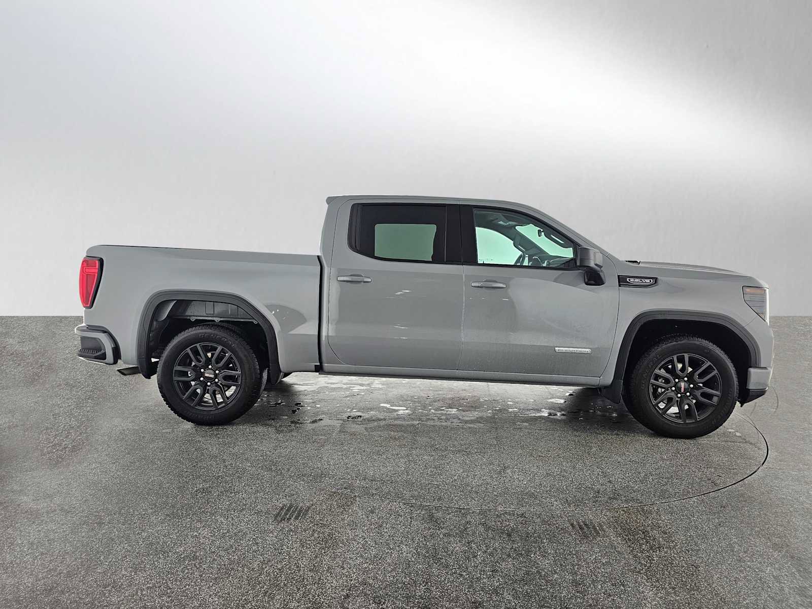 Used 2024 GMC Sierra 1500 Elevation image 2