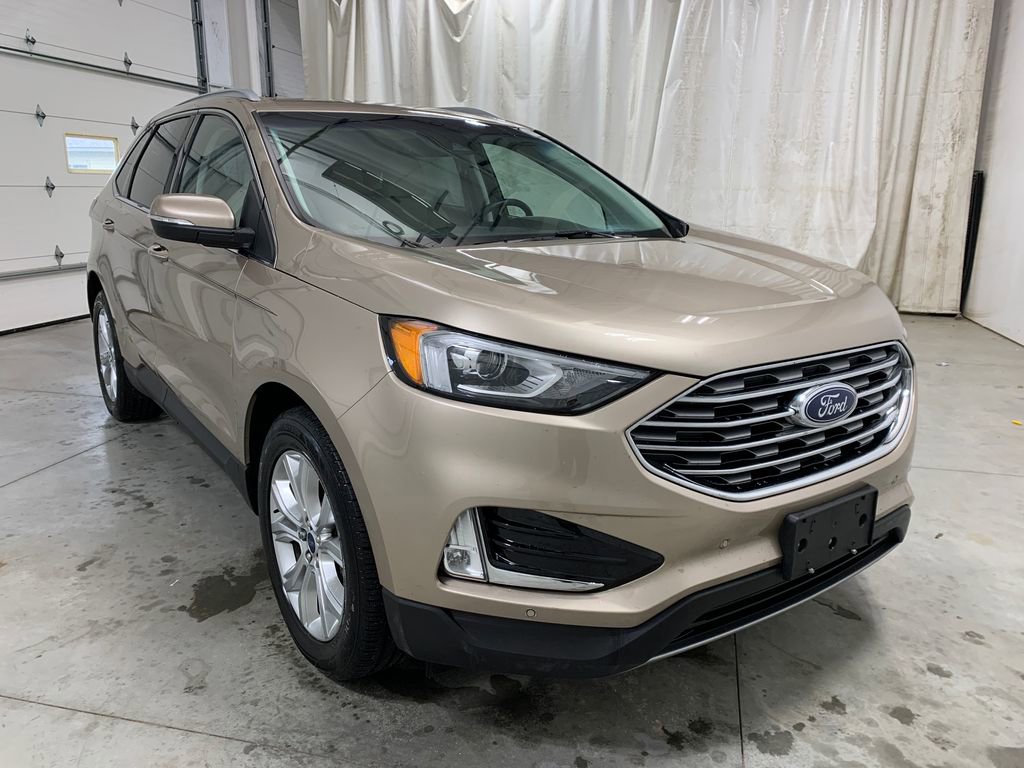 Used 2020 Ford Edge Titanium FWD image 2