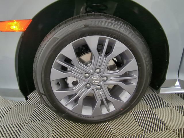 New 2026 Honda Odyssey Touring image 16