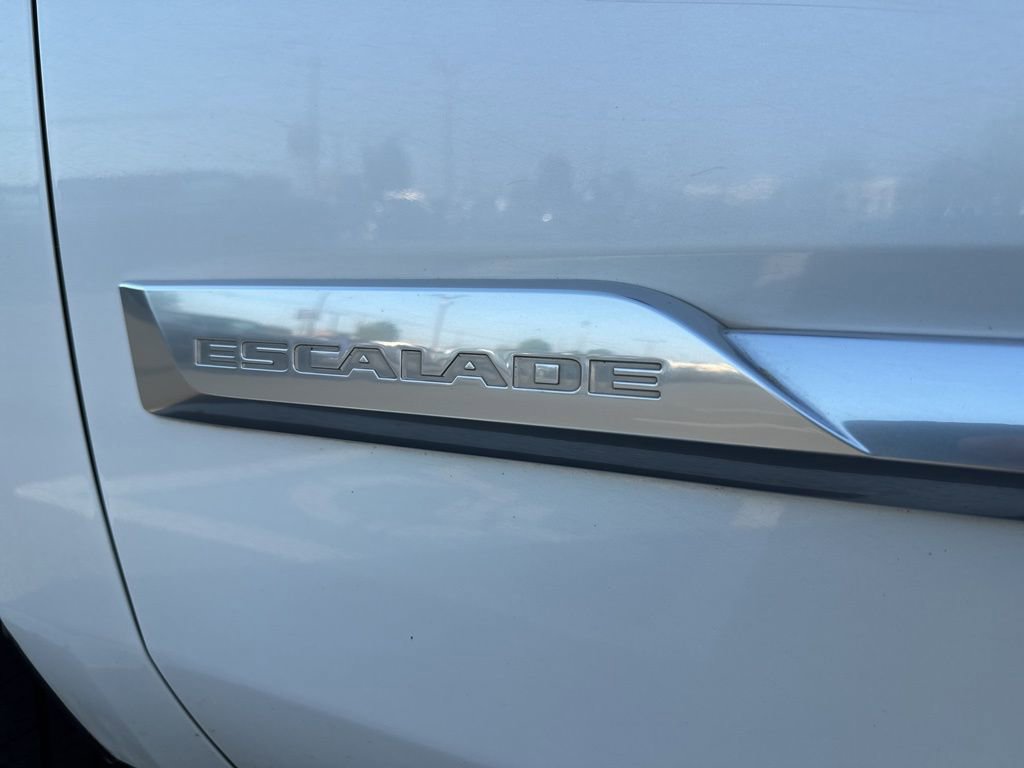 Used 2017 Cadillac Escalade ESV Luxury image 12