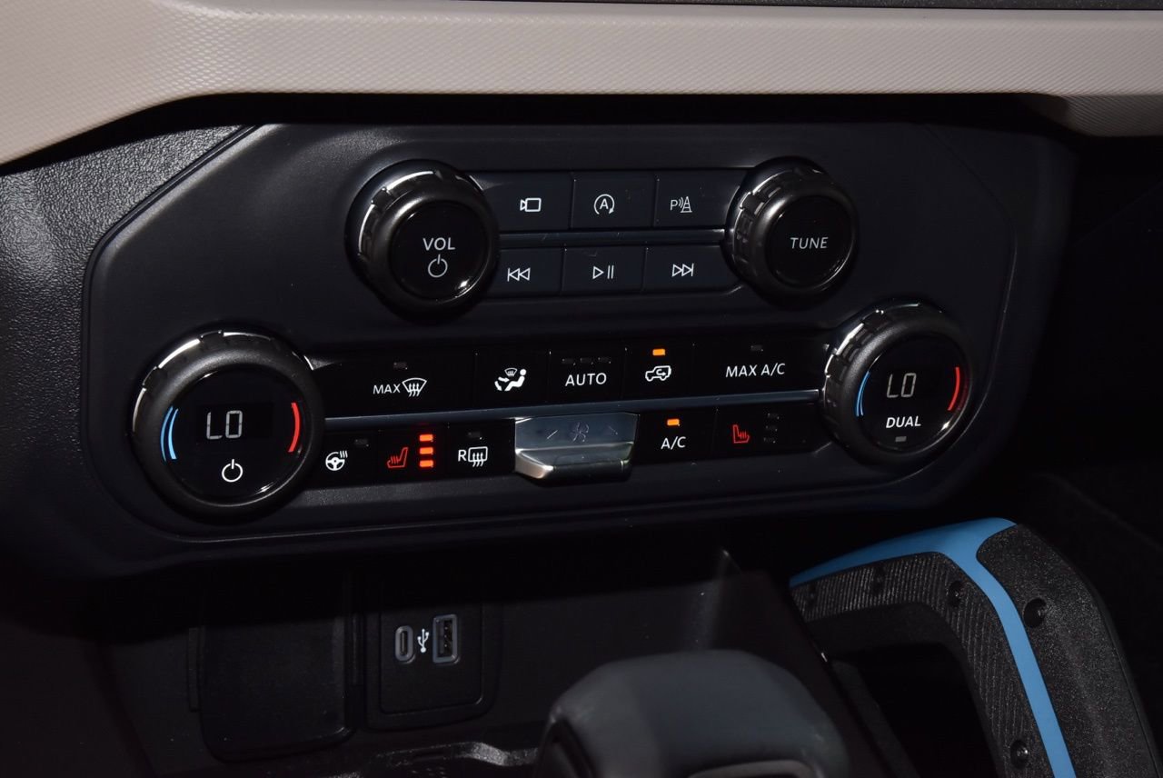 Certified 2024 Ford Bronco Wildtrak AWD/4WD image 31