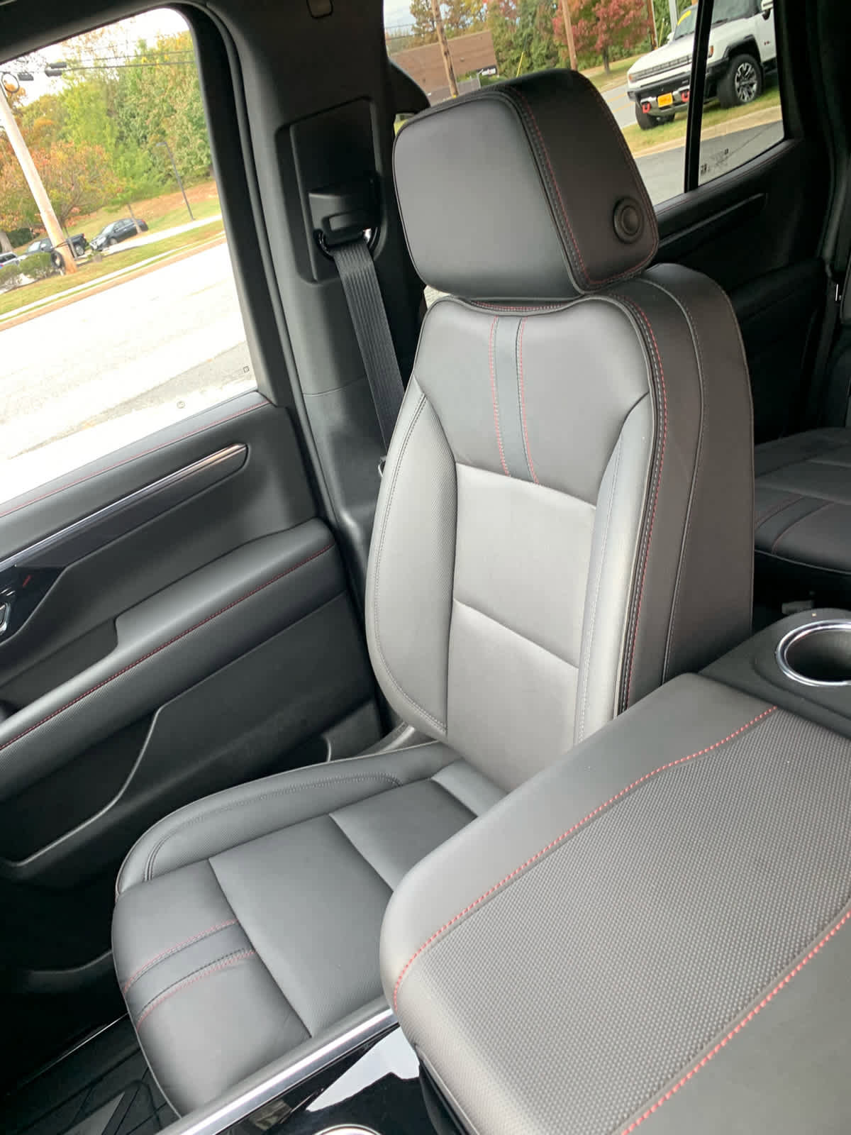 Used 2025 Chevrolet Tahoe RST image 22