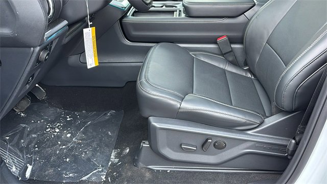 New 2025 Ford Expedition Platinum w/ Stealth Performance Package image 26