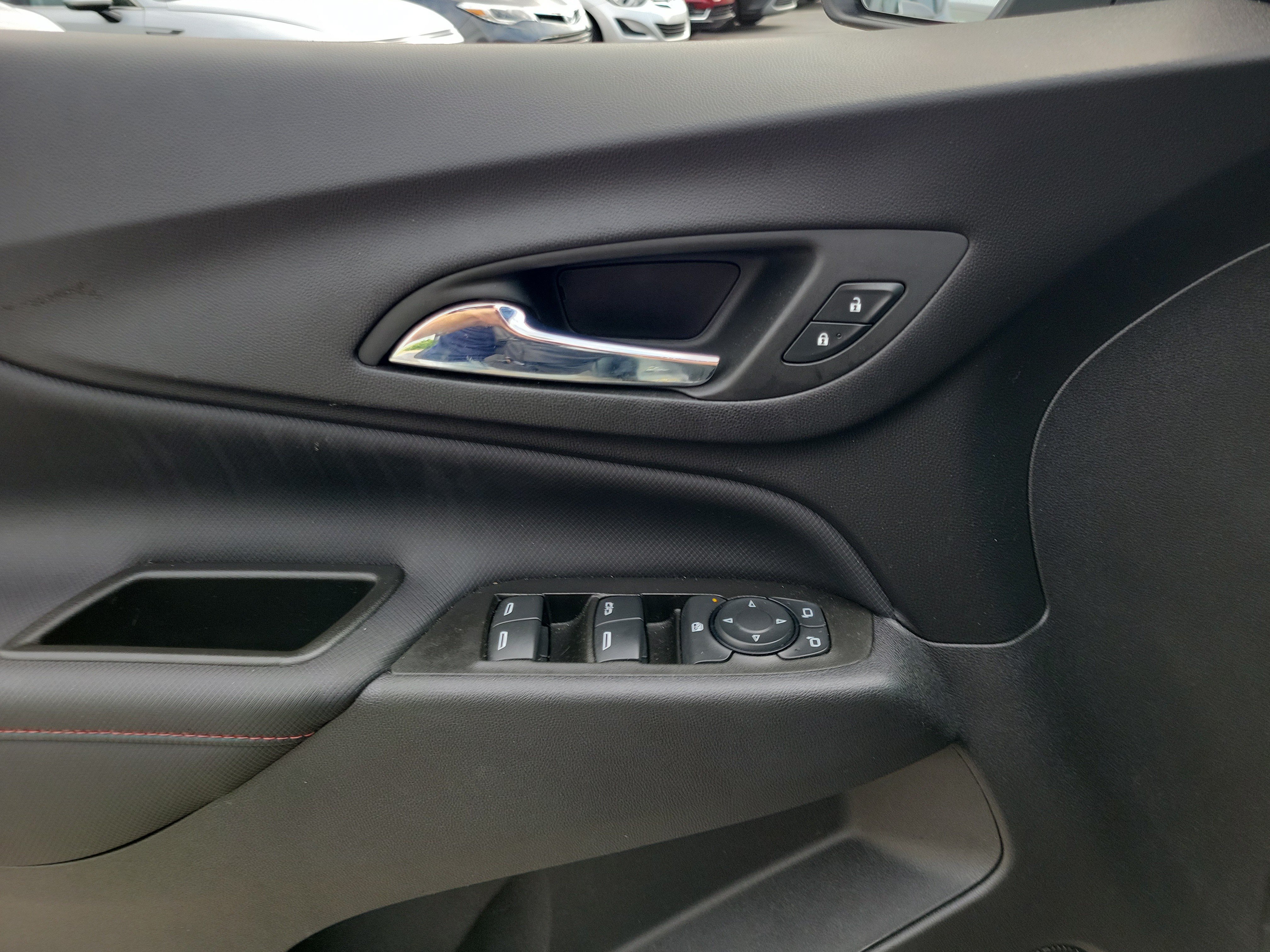 Used 2024 Chevrolet Equinox RS FWD image 17