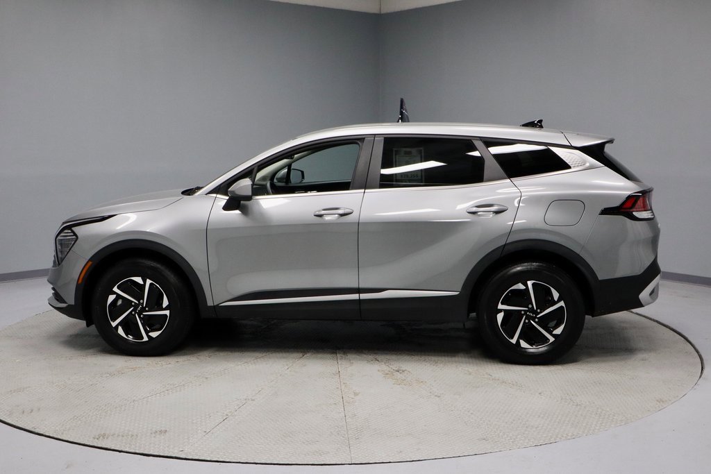 Used 2024 Kia Sportage LX image 7