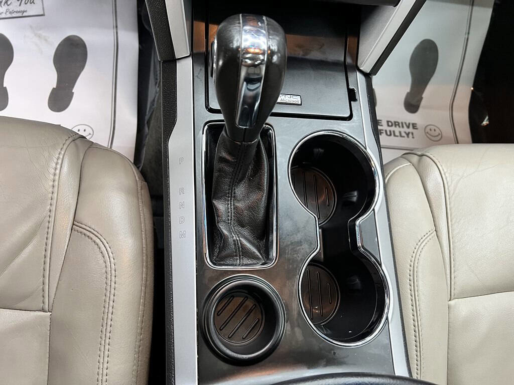 Used 2015 Ford Explorer XLT w/ Equipment Group 202A image 25